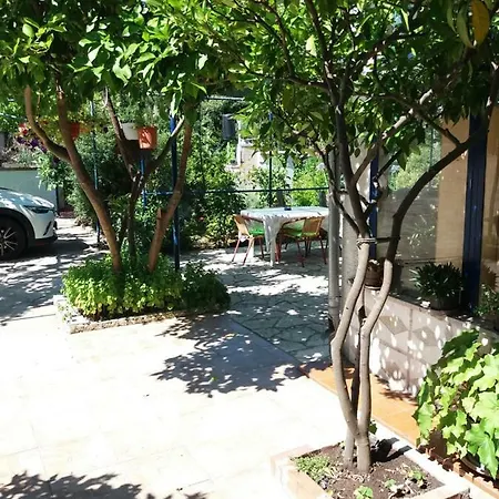 Jolanda Apartment